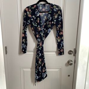 Sz 6 Ann Taylor Navy Printed Long Sleeved Wrap Dress